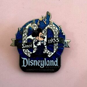 ✨ Disneyland Disney 60 year Diamond celebration trading pin Mickey Mouse ⭐️